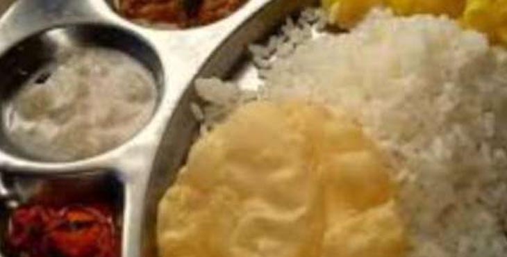 സൗജന്യ റേഷന് കിട്ടുന്നില്ലേ, പിന്നെന്തിന് ഭക്ഷണം വാങ്ങുന്നുവെന്ന് വാളണ്ടിയര് ; സമൂഹ അടുക്കള വഴി ഭക്ഷണം വാങ്ങാനെത്തിയ വയോധികനോട് സിപിഎം പ്രവര്ത്തകന് സൗജന്യ റേഷന് കിട്ടുന്നില്ലേ, പിന്നെന്തിന് ഭക്ഷണം വാങ്ങുന്നുവെന്ന് വാളണ്ടിയര് ; സമൂഹ അടുക്കള വഴി ഭക്ഷണം വാങ്ങാനെത്തിയ വയോധികനോട് സിപിഎം പ്രവര്ത്തകന്