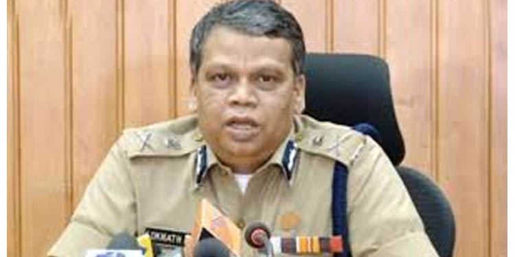 പോലീസ് ഉദ്യോഗസ്ഥര് കളക്ടര്മാരുടെ ഉത്തരവുകള് ലംഘിക്കരുതെന്ന് ആഭ്യന്തര സെക്രട്ടറി പോലീസ് ഉദ്യോഗസ്ഥര് കളക്ടര്മാരുടെ ഉത്തരവുകള് ലംഘിക്കരുതെന്ന് ആഭ്യന്തര സെക്രട്ടറി