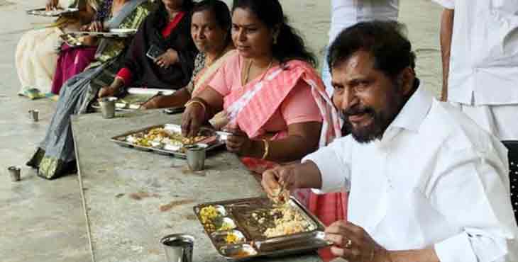 കമ്മ്യൂണിറ്റി കിച്ചണുകള് വഴി ജില്ലയില് ഉച്ചഭക്ഷണം നല്കിയത് 39710 പേര്ക്ക് കമ്മ്യൂണിറ്റി കിച്ചണുകള് വഴി ജില്ലയില് ഉച്ചഭക്ഷണം നല്കിയത് 39710 പേര്ക്ക്