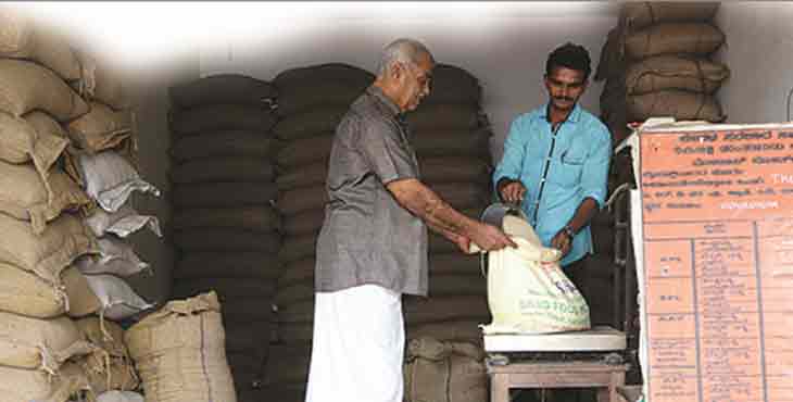 സംസ്ഥാനത്തെ എല്ലാ റേഷന്കടകളും ഇന്നു തുറന്നു പ്രവര്ത്തിക്കും സംസ്ഥാനത്തെ എല്ലാ റേഷന്കടകളും ഇന്നു തുറന്നു പ്രവര്ത്തിക്കും