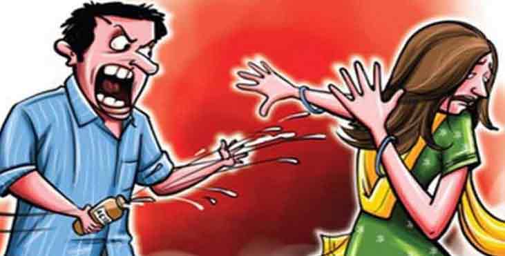 തിരുവനന്തപുരത്ത് വീട്ടില് ഉറങ്ങിക്കിടന്ന യുവതിക്ക് നേരെ ആസിഡ് ആക്രമണം തിരുവനന്തപുരത്ത് വീട്ടില് ഉറങ്ങിക്കിടന്ന യുവതിക്ക് നേരെ ആസിഡ് ആക്രമണം