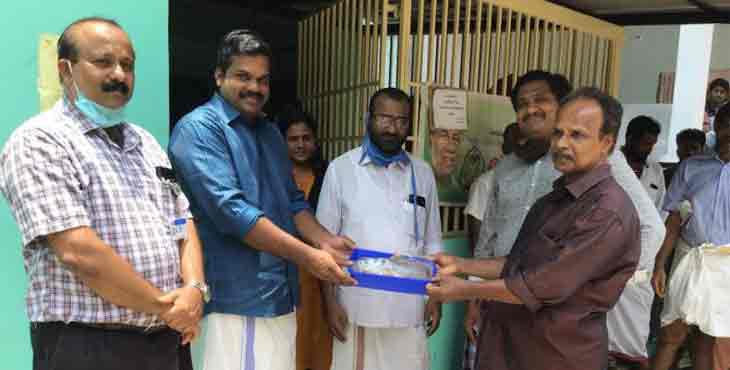 പരമാവധി സമയം കൃഷിക്കായി മാറ്റിവയ്ക്കണം : കെ.യു. ജനീഷ് കുമാര് എംഎല്എ പരമാവധി സമയം കൃഷിക്കായി മാറ്റിവയ്ക്കണം : കെ.യു. ജനീഷ് കുമാര് എംഎല്എ