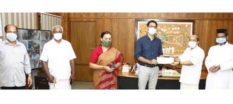 പെരുന്നാള് തുക മുഖ്യമന്ത്രിയുടെ ദുരിതാശ്വാസ നിധിയിലേക്ക് നല്കി ചന്ദനപ്പള്ളി സെന്റ് ജോര്ജ് ഓര്ത്തഡോക്സ് വലിയപള്ളി പെരുന്നാള് തുക മുഖ്യമന്ത്രിയുടെ ദുരിതാശ്വാസ നിധിയിലേക്ക് നല്കി ചന്ദനപ്പള്ളി സെന്റ് ജോര്ജ് ഓര്ത്തഡോക്സ് വലിയപള്ളി