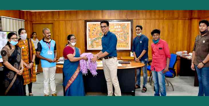 വിദ്യാര്ഥികള് തയാറാക്കിയ 1200 മാസ്ക്ക് തൈക്കാവ് സ്കൂള് കൈമാറി വിദ്യാര്ഥികള് തയാറാക്കിയ 1200 മാസ്ക്ക് തൈക്കാവ് സ്കൂള് കൈമാറി