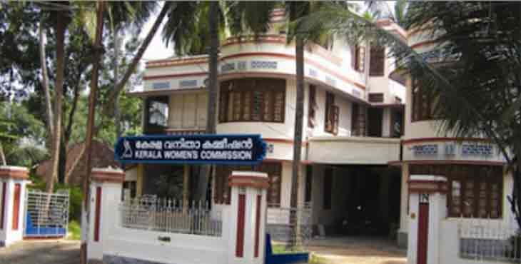 ജില്ലകളില് കൗണ്സലര്മാരെ ഫോണിലൂടെ വിളിക്കാന് സൗകര്യമൊരുക്കി വനിതാ കമ്മീഷന് ജില്ലകളില് കൗണ്സലര്മാരെ ഫോണിലൂടെ വിളിക്കാന് സൗകര്യമൊരുക്കി വനിതാ കമ്മീഷന്