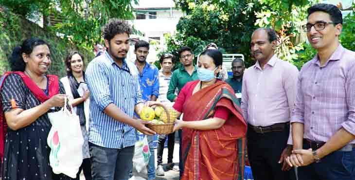കൃഷി വകുപ്പിന്റെ ‘പഴക്കൊട്ട’ 100 രൂപക്ക് ; വിളിക്കാം 99612 00145 കൃഷി വകുപ്പിന്റെ ‘പഴക്കൊട്ട’ 100 രൂപക്ക് ; വിളിക്കാം 99612 00145