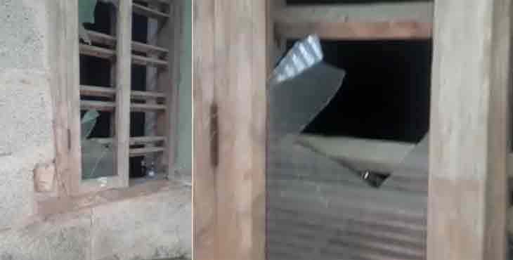 കൊവിഡ് നിരീക്ഷണത്തിലിരുന്ന പെൺകുട്ടിയുടെ വീട് ആക്രമിച്ച സിപിഎം പ്രവർത്തകർ കീഴടങ്ങി കൊവിഡ് നിരീക്ഷണത്തിലിരുന്ന പെൺകുട്ടിയുടെ വീട് ആക്രമിച്ച സിപിഎം പ്രവർത്തകർ കീഴടങ്ങി