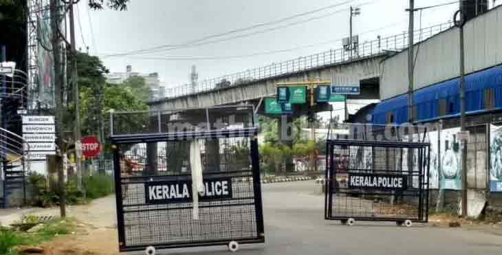 ലോക്ക്ഡൗണിന് ശേഷവും സംസ്ഥാനത്ത് എട്ട് ജില്ലകളില് നിയന്ത്രണം തുടര്ന്നേക്കും ലോക്ക്ഡൗണിന് ശേഷവും സംസ്ഥാനത്ത് എട്ട് ജില്ലകളില് നിയന്ത്രണം തുടര്ന്നേക്കും