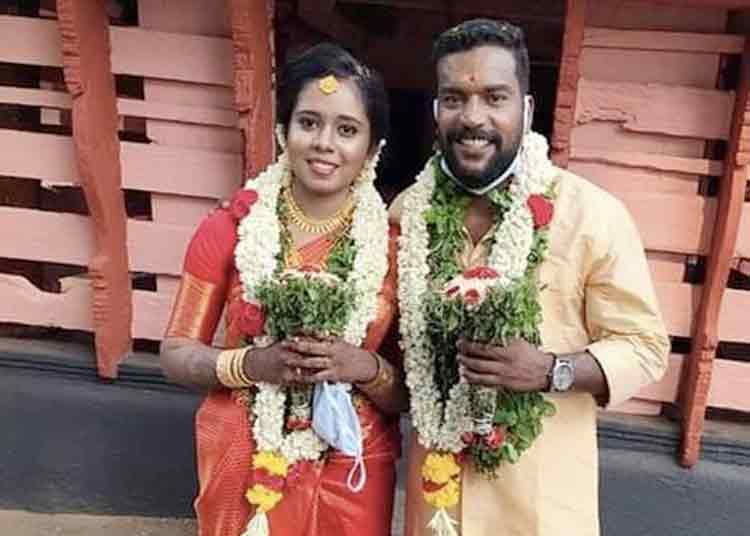ആർഭാടങ്ങളില്ലാതെ നടൻ മണികണ്ഠൻ വിവാഹിതനായി ; ചെലവിനുള്ള തുക മുഖ്യമന്ത്രിയുടെ ദുരിതാശ്വാസ നിധിയിലേക്ക് ആർഭാടങ്ങളില്ലാതെ നടൻ മണികണ്ഠൻ വിവാഹിതനായി ; ചെലവിനുള്ള തുക മുഖ്യമന്ത്രിയുടെ ദുരിതാശ്വാസ നിധിയിലേക്ക്