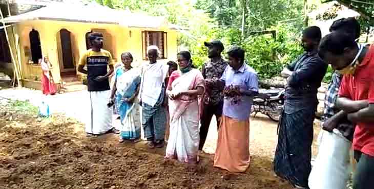 നാല് ഏക്കർ സ്ഥലത്ത് പച്ചക്കറി കൃഷിയുമായി ചേരിക്കൽ ത്രീസ്റ്റാർ ; വിഷരഹിതമായ പച്ചക്കറികൾ പ്രദേശത്തെ വീടുകളിൽ നേരിട്ട് എത്തിക്കും നാല് ഏക്കർ സ്ഥലത്ത് പച്ചക്കറി കൃഷിയുമായി ചേരിക്കൽ ത്രീസ്റ്റാർ ; വിഷരഹിതമായ പച്ചക്കറികൾ പ്രദേശത്തെ വീടുകളിൽ നേരിട്ട് എത്തിക്കും