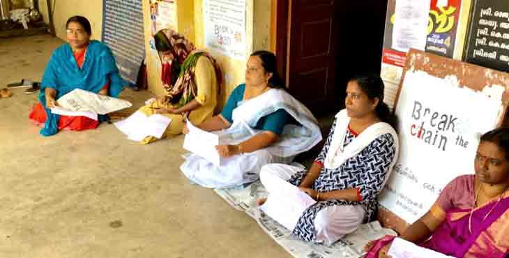 ലോക്ക് ഡൌണിലും കുടിവെള്ളം മുട്ടിച്ച് സര്ക്കാര് ; സമരവുമായി പെണ്പട ലോക്ക് ഡൌണിലും കുടിവെള്ളം മുട്ടിച്ച് സര്ക്കാര് ; സമരവുമായി പെണ്പട