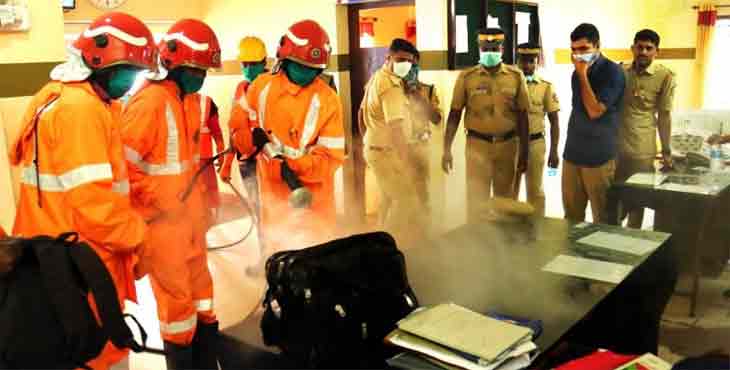 ജീവന് രക്ഷാമരുന്നുകള് വീട്ടില് എത്തിക്കാന് ഫയര്ഫോഴ്സ് ഉദ്യോഗസ്ഥര് ; 101ല് വിളിക്കാം ജീവന് രക്ഷാമരുന്നുകള് വീട്ടില് എത്തിക്കാന് ഫയര്ഫോഴ്സ് ഉദ്യോഗസ്ഥര് ; 101ല് വിളിക്കാം