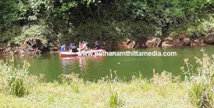 മൂഴിയാര് നിന്നും യുവതിയെ ദുരൂഹ സാഹചര്യത്തില് കാണാതായി ; ഫയര് ഫോഴ്സും പോലീസും തെരച്ചില് ആരംഭിച്ചു മൂഴിയാര് നിന്നും യുവതിയെ ദുരൂഹ സാഹചര്യത്തില് കാണാതായി ; ഫയര് ഫോഴ്സും പോലീസും തെരച്ചില് ആരംഭിച്ചു