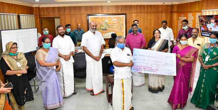 മുഖ്യമന്ത്രിയുടെ സഹായഹസ്തം വായ്പാ പദ്ധതിയില് ജില്ലയ്ക്ക് 91 കോടി രൂപ അനുവദിച്ചു : മന്ത്രി അഡ്വ. കെ. രാജു മുഖ്യമന്ത്രിയുടെ സഹായഹസ്തം വായ്പാ പദ്ധതിയില് ജില്ലയ്ക്ക് 91 കോടി രൂപ അനുവദിച്ചു : മന്ത്രി അഡ്വ. കെ. രാജു