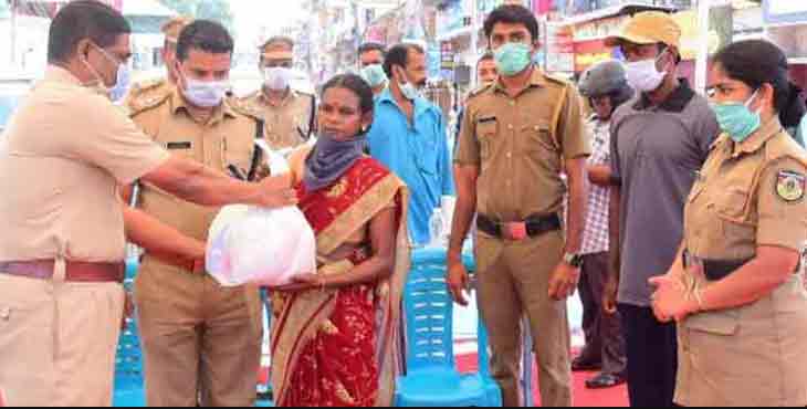 ഭക്ഷണ കിറ്റ് വിതരണവുമായി കോന്നി ജനമൈത്രി പോലീസ് ഭക്ഷണ കിറ്റ് വിതരണവുമായി കോന്നി ജനമൈത്രി പോലീസ്