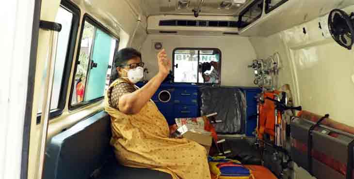 കോവിഡ് 19 : രോഗമുണ്ടായിരുന്ന 62 കാരി ഉള്പ്പെടെ മൂന്നുപേരെ ഡിസ്ചാര്ജ് ചെയ്തു കോവിഡ് 19 : രോഗമുണ്ടായിരുന്ന 62 കാരി ഉള്പ്പെടെ മൂന്നുപേരെ ഡിസ്ചാര്ജ് ചെയ്തു