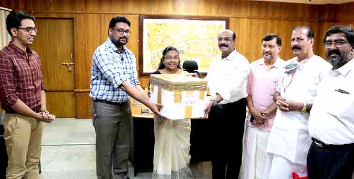 ഡയാലിസിനുള്ള മരുന്നുകളും മാസ്ക്കുകളും കൈമാറി തിരുവല്ല ലയണ്സ് ക്ലബ് ഡയാലിസിനുള്ള മരുന്നുകളും മാസ്ക്കുകളും കൈമാറി തിരുവല്ല ലയണ്സ് ക്ലബ്