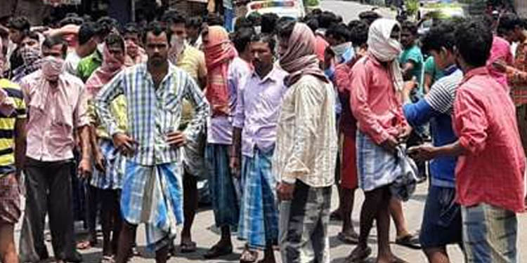 നാട്ടിലേക്ക് മടങ്ങണം : കോട്ടയം പൂവന്ന്തുരുത്തിലും അന്യസംസ്ഥാന തൊഴിലാളികളുടെ പ്രതിഷേധം നാട്ടിലേക്ക് മടങ്ങണം : കോട്ടയം പൂവന്ന്തുരുത്തിലും അന്യസംസ്ഥാന തൊഴിലാളികളുടെ പ്രതിഷേധം