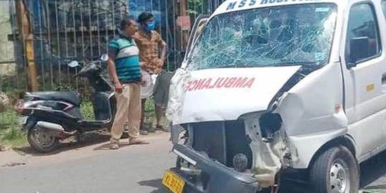 ആംബുലന്സ് ലോറിയുമായി കൂട്ടിയിടിച്ചുണ്ടായ അപകടത്തില് രോഗി ഉള്പ്പടെ നാല് പേര്ക്ക് പരിക്കേറ്റു ആംബുലന്സ് ലോറിയുമായി കൂട്ടിയിടിച്ചുണ്ടായ അപകടത്തില് രോഗി ഉള്പ്പടെ നാല് പേര്ക്ക് പരിക്കേറ്റു