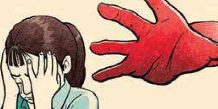 പത്ത് വയസ്സുകാരിയെ ബാര്ബര് ഷോപ്പില് പീഡിപ്പിച്ച യുവാവിനെ പോലീസ് അറസ്റ്റ് ചെയ്തു പത്ത് വയസ്സുകാരിയെ ബാര്ബര് ഷോപ്പില് പീഡിപ്പിച്ച യുവാവിനെ പോലീസ് അറസ്റ്റ് ചെയ്തു