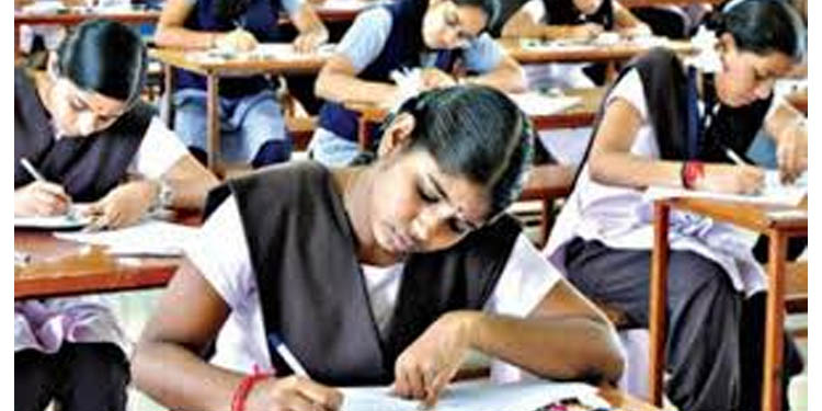 എസ്എസ്എല്സി, ഹയര്സെക്കന്ഡറി പരീക്ഷകള് മാറ്റിവെയ്ക്കില്ലെന്ന് മുഖ്യമന്ത്രി എസ്എസ്എല്സി, ഹയര്സെക്കന്ഡറി പരീക്ഷകള് മാറ്റിവെയ്ക്കില്ലെന്ന് മുഖ്യമന്ത്രി