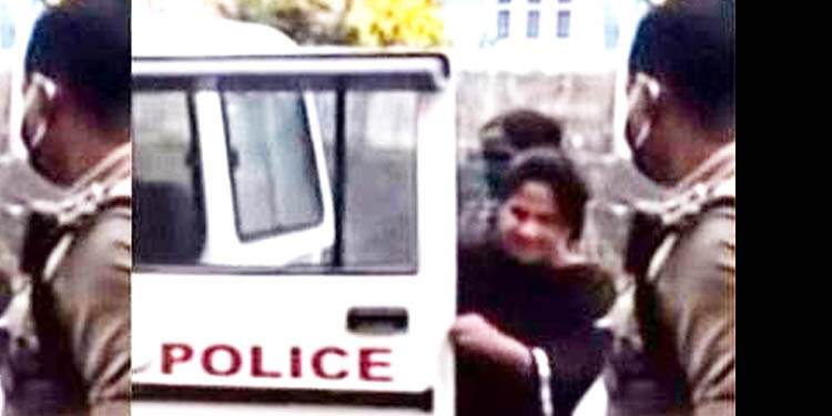 വ്യാജമദ്യം വാറ്റിയ കൊലകേസ് പ്രതിയും സീരിയല് നടിയും പിടിയില് വ്യാജമദ്യം വാറ്റിയ കൊലകേസ് പ്രതിയും സീരിയല് നടിയും പിടിയില്