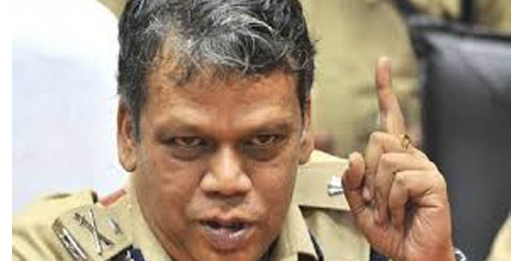 സ്കൂള് പരീക്ഷകളുമായി ബന്ധപ്പെട്ട് അധ്യാപകരുടെ യാത്ര പോലീസ് തടസ്സപ്പെടുത്തരുതെന്ന് ഡിജിപി സ്കൂള് പരീക്ഷകളുമായി ബന്ധപ്പെട്ട് അധ്യാപകരുടെ യാത്ര പോലീസ് തടസ്സപ്പെടുത്തരുതെന്ന് ഡിജിപി