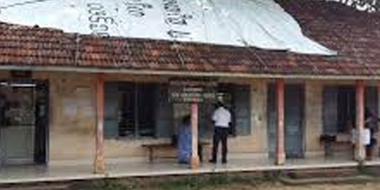 ചേര്ത്തല സബ് രജിസ്ട്രാര് ഓഫീസില് മോഷണം ; 17000 രൂപ നഷ്ടപ്പെട്ടു ചേര്ത്തല സബ് രജിസ്ട്രാര് ഓഫീസില് മോഷണം ; 17000 രൂപ നഷ്ടപ്പെട്ടു