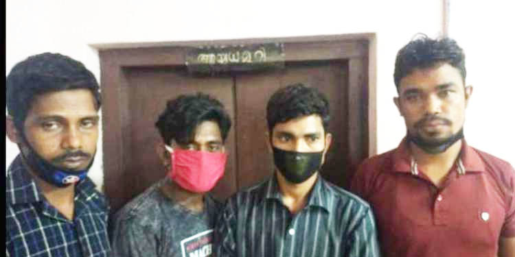 സംസ്ഥാനത്ത് രേഖകളില്ലാതെ കഴിഞ്ഞിരുന്ന ബംഗ്ലാദേശ് സ്വദേശികള് പിടിയില് സംസ്ഥാനത്ത് രേഖകളില്ലാതെ കഴിഞ്ഞിരുന്ന ബംഗ്ലാദേശ് സ്വദേശികള് പിടിയില്
