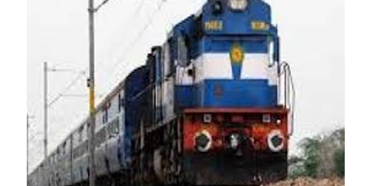ഡല്ഹിയില് നിന്ന് ആദ്യ ട്രെയിന് ഉടനെ ; മുംബൈ, ബംഗളൂരു, ചെന്നൈ നഗരങ്ങളില് നിന്നും പ്രത്യേക ട്രെയിന് ആലോചനയില് ഡല്ഹിയില് നിന്ന് ആദ്യ ട്രെയിന് ഉടനെ ; മുംബൈ, ബംഗളൂരു, ചെന്നൈ നഗരങ്ങളില് നിന്നും പ്രത്യേക ട്രെയിന് ആലോചനയില്