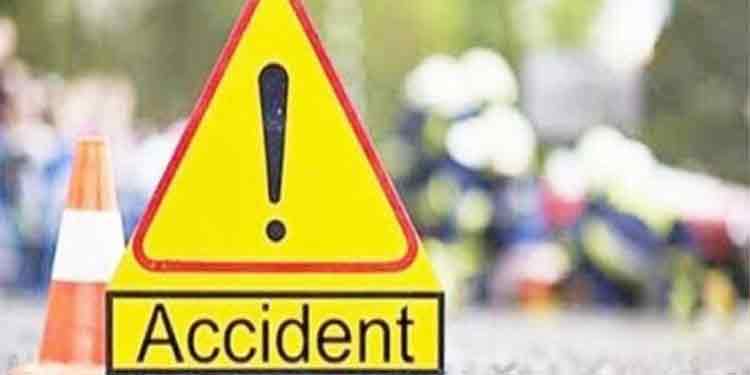 എറണാകുളത്ത് വാഹനാപകടം : രണ്ട് പേർ മരിച്ചു ; മൂന്ന് പേർക്ക് പരിക്കേറ്റു എറണാകുളത്ത് വാഹനാപകടം : രണ്ട് പേർ മരിച്ചു ; മൂന്ന് പേർക്ക് പരിക്കേറ്റു