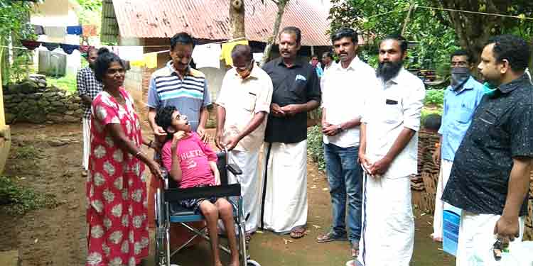 സേവാഭാരതി വീല്ചെയര് നല്കി സേവാഭാരതി വീല്ചെയര് നല്കി