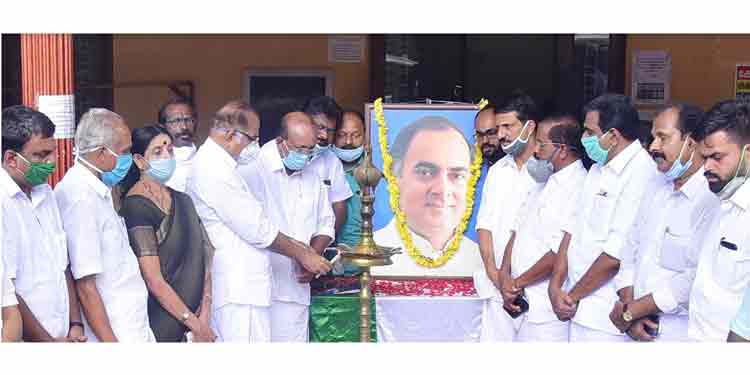 ഇന്ത്യയെ ശാസ്ത്ര സാങ്കേതിക യുഗത്തിലേക്ക് ഉയര്ത്തിയ നേതാവും രാഷ്ട്രതന്ത്രജ്ഞനുമായിരുന്നു രാജീവ് ഗാന്ധി ; പ്രൊഫ. പി.ജെ കുര്യന് ഇന്ത്യയെ ശാസ്ത്ര സാങ്കേതിക യുഗത്തിലേക്ക് ഉയര്ത്തിയ നേതാവും രാഷ്ട്രതന്ത്രജ്ഞനുമായിരുന്നു രാജീവ് ഗാന്ധി ; പ്രൊഫ. പി.ജെ കുര്യന്