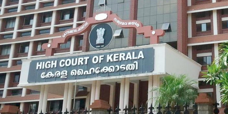 സ്കൂള് വിദ്യാര്ത്ഥിനിയെ ബലാത്സംഗം ചെയ്ത് കൊന്ന കേസിലെ പ്രതി ഹൈക്കോടതിയെ തെറ്റിദ്ധരിപ്പിച്ച് ജാമ്യം നേടി സ്കൂള് വിദ്യാര്ത്ഥിനിയെ ബലാത്സംഗം ചെയ്ത് കൊന്ന കേസിലെ പ്രതി ഹൈക്കോടതിയെ തെറ്റിദ്ധരിപ്പിച്ച് ജാമ്യം നേടി