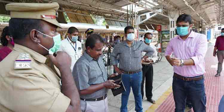 തിരുവല്ല റെയില്വേ സ്റ്റേഷനില് ഇറങ്ങുന്ന യാത്രക്കാരെ പരിശോധിക്കും തിരുവല്ല റെയില്വേ സ്റ്റേഷനില് ഇറങ്ങുന്ന യാത്രക്കാരെ പരിശോധിക്കും