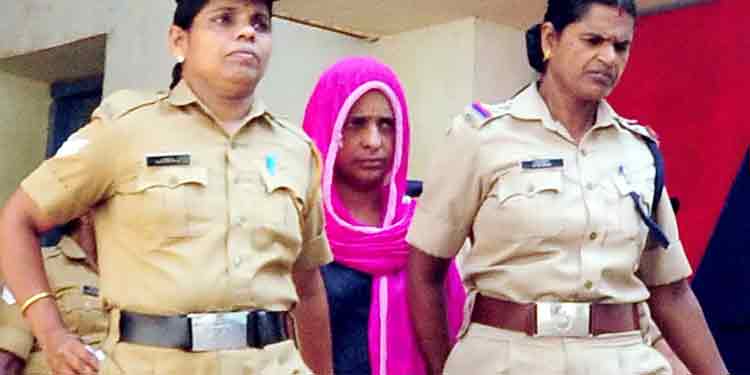 വീട്ടില് ക്വാറന്റൈൻ അനുവദിക്കണം ; കൂടത്തായി കേസിലെ പ്രതി ജോളി കോടതിയില് അപേക്ഷ നല്കി വീട്ടില് ക്വാറന്റൈൻ അനുവദിക്കണം ; കൂടത്തായി കേസിലെ പ്രതി ജോളി കോടതിയില് അപേക്ഷ നല്കി