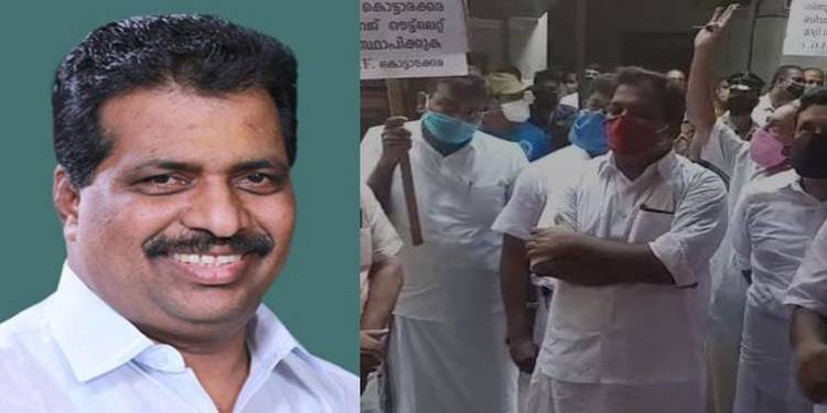 മദ്യശാലയ്ക്ക് മുന്നില് പ്രതിഷേധം ; കൊടിക്കുന്നില് സുരേഷ് എംപിയെ പോലീസ് അറസ്റ്റ് ചെയ്തു മദ്യശാലയ്ക്ക് മുന്നില് പ്രതിഷേധം ; കൊടിക്കുന്നില് സുരേഷ് എംപിയെ പോലീസ് അറസ്റ്റ് ചെയ്തു