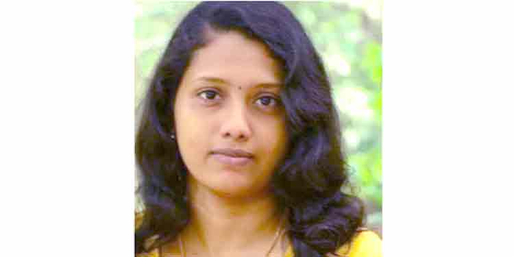 പത്തനംതിട്ട കെ.എസ്.ഇ.ബി സെക്ഷനിലെ സബ് എൻജിനീയർ ശ്രീതു (32) ബൈക്ക് അപകടത്തിൽ മരിച്ചു പത്തനംതിട്ട കെ.എസ്.ഇ.ബി സെക്ഷനിലെ സബ് എൻജിനീയർ ശ്രീതു (32) ബൈക്ക് അപകടത്തിൽ മരിച്ചു
