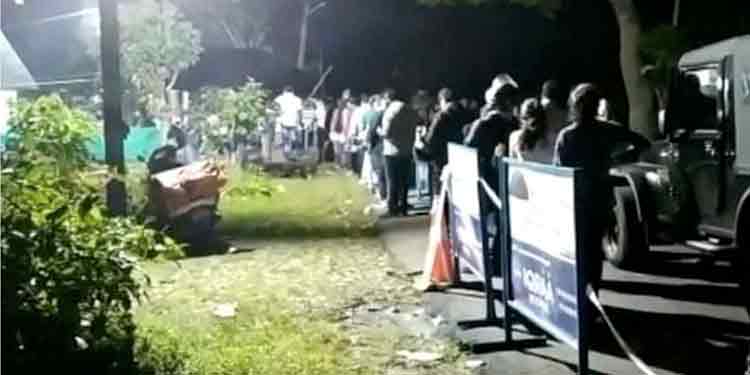 മുത്തങ്ങ അതിർത്തിയിലൂടെ ഇതുവരെ കടത്തിവിട്ടത് 2340 പേരെ ; 227 പേര് ക്വാറന്റൈനില് മുത്തങ്ങ അതിർത്തിയിലൂടെ ഇതുവരെ കടത്തിവിട്ടത് 2340 പേരെ ; 227 പേര് ക്വാറന്റൈനില്