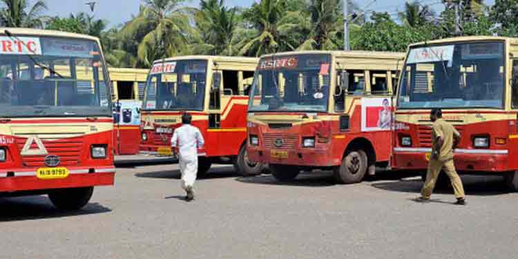 കെ.എസ്.ആർ.ടി.സി സര്വീസ് പുനരാരംഭിച്ചു ; യാത്രക്കാര് എത്തിത്തുടങ്ങി കെ.എസ്.ആർ.ടി.സി സര്വീസ് പുനരാരംഭിച്ചു ; യാത്രക്കാര് എത്തിത്തുടങ്ങി