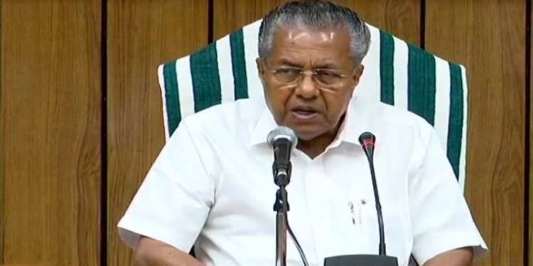 വാളയാര് ചെക്പോസ്റ്റില് ആളുകളെ കടത്തിവിടുന്നതുമായി ബന്ധപ്പെട്ട വിവാദത്തില് പ്രതികരണവുമായി മുഖ്യമന്ത്രി വാളയാര് ചെക്പോസ്റ്റില് ആളുകളെ കടത്തിവിടുന്നതുമായി ബന്ധപ്പെട്ട വിവാദത്തില് പ്രതികരണവുമായി മുഖ്യമന്ത്രി