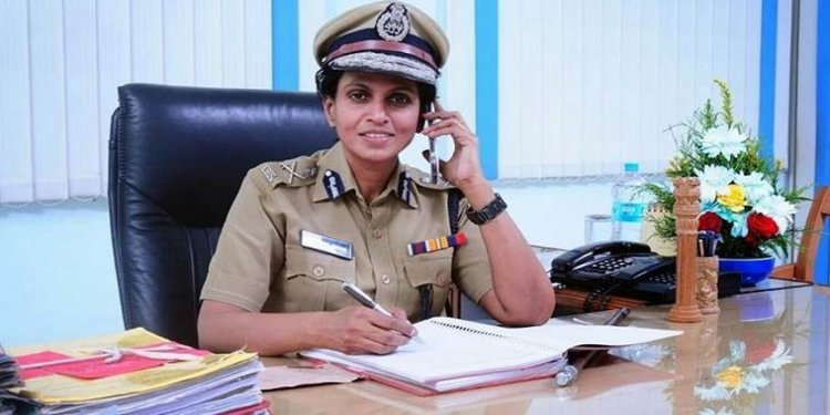 ആര്. ശ്രീലേഖയെ ഫയര്ഫോഴ്സ് മേധാവിയായി നിയമിച്ചു ആര്. ശ്രീലേഖയെ ഫയര്ഫോഴ്സ് മേധാവിയായി നിയമിച്ചു