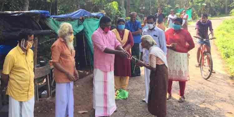 ഏഴംകുളത്ത് എല്ലാ വീടുകളിലും കപ്പ കൃഷിക്ക് തുടക്കമായി ഏഴംകുളത്ത് എല്ലാ വീടുകളിലും കപ്പ കൃഷിക്ക് തുടക്കമായി