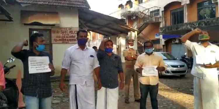 ഉത്ര കൊലക്കേസ് ; പ്രതികളെ ഒളിവിൽ താമസിപ്പിച്ച ഡി.വൈ.എഫ്.ഐ നേതാക്കളെ അറസ്റ്റ് ചെയ്യണം – യുവമോര്ച്ച ഉത്ര കൊലക്കേസ് ; പ്രതികളെ ഒളിവിൽ താമസിപ്പിച്ച ഡി.വൈ.എഫ്.ഐ നേതാക്കളെ അറസ്റ്റ് ചെയ്യണം – യുവമോര്ച്ച