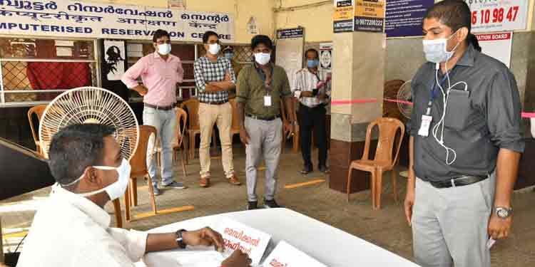 ട്രെയിനില് തിരുവല്ലയിലേക്ക് എത്തുന്നവരെ സ്വീകരിക്കല് ; റെയില്വേ സ്റ്റേഷനില് മോക്ഡ്രില് നടത്തി ട്രെയിനില് തിരുവല്ലയിലേക്ക് എത്തുന്നവരെ സ്വീകരിക്കല് ; റെയില്വേ സ്റ്റേഷനില് മോക്ഡ്രില് നടത്തി