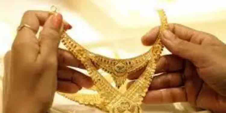 രണ്ടു മാസത്തെ ഇടവേളയ്ക്കു ശേഷം ജൂവലറികൾ തുറക്കുന്നു രണ്ടു മാസത്തെ ഇടവേളയ്ക്കു ശേഷം ജൂവലറികൾ തുറക്കുന്നു