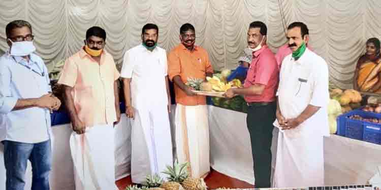 അടൂരില് ‘ റംസാന് നിലാവ് ‘ ഹോര്ട്ടി കോര്പ്പ് പഴം, പച്ചക്കറി മേള ആരംഭിച്ചു അടൂരില് ‘ റംസാന് നിലാവ് ‘ ഹോര്ട്ടി കോര്പ്പ് പഴം, പച്ചക്കറി മേള ആരംഭിച്ചു