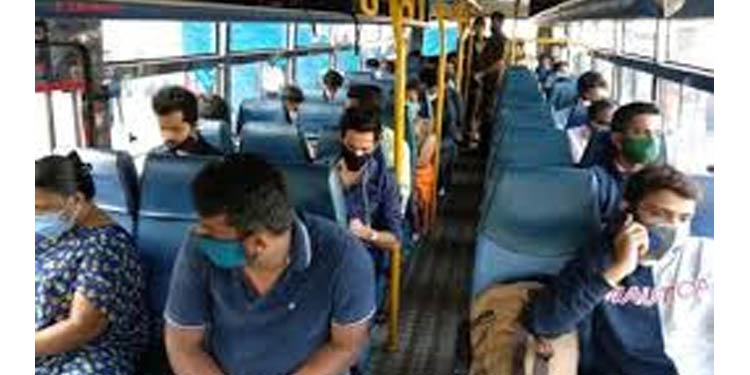സംസ്ഥാനത്ത് നാളെ മുതല് അന്തര് ജില്ലാ ബസ് സര്വീസുകള് നടത്താന് അനുമതി സംസ്ഥാനത്ത് നാളെ മുതല് അന്തര് ജില്ലാ ബസ് സര്വീസുകള് നടത്താന് അനുമതി