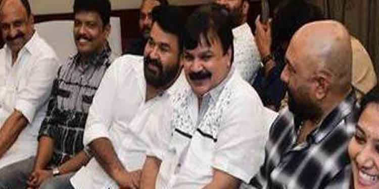 കൊവിഡ് പ്രതിസന്ധിയുടെ പശ്ചാത്തലത്തില് പ്രതിഫലവുമായി ബന്ധപ്പെട്ട ചര്ച്ചയ്ക്ക് തയ്യാറാണെന്ന് താരങ്ങളുടെ സംഘടന കൊവിഡ് പ്രതിസന്ധിയുടെ പശ്ചാത്തലത്തില് പ്രതിഫലവുമായി ബന്ധപ്പെട്ട ചര്ച്ചയ്ക്ക് തയ്യാറാണെന്ന് താരങ്ങളുടെ സംഘടന