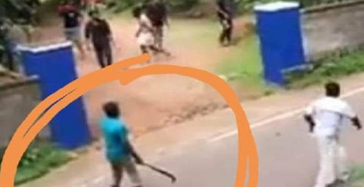 കെ. എസ്. യു സംസ്ഥാന സെക്രട്ടറിയുടെ വീടാക്രമണം ; മൂന്നു പേര് അറസ്റ്റില് കെ. എസ്. യു സംസ്ഥാന സെക്രട്ടറിയുടെ വീടാക്രമണം ; മൂന്നു പേര് അറസ്റ്റില്